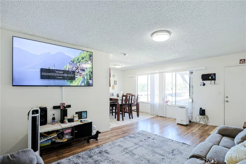 1400 W Warner photo 2
