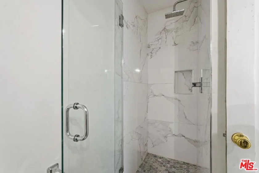 625 N Flores Street #104 photo 16
