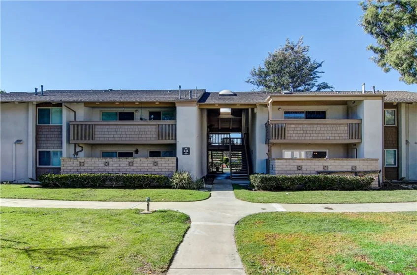 8877 Lauderdale Court #211E photo 1