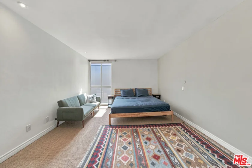 949 N Kings Road #309 photo 18