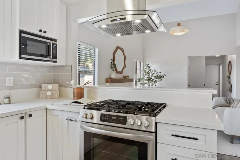2053 Golden Circle Drive photo 22