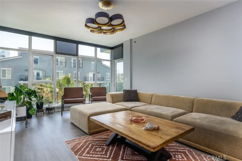 411 W Seaside Way #302 photo 2