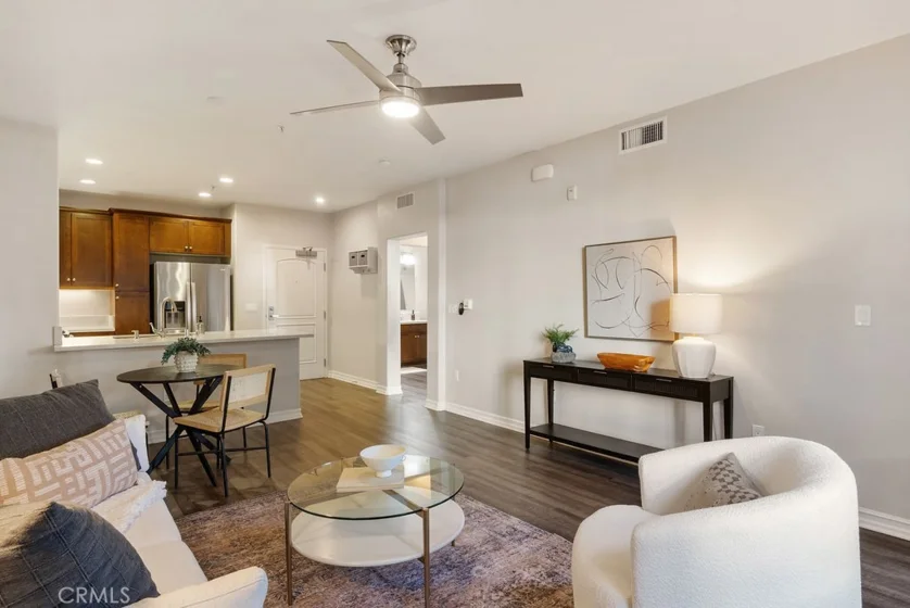 629 Traction Avenue #312 photo 2