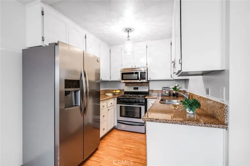 4000 W Victory Boulevard #204 photo 8