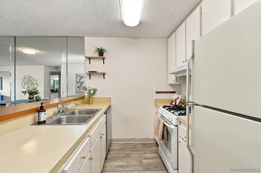 1605 S Hotel Circle #B103 photo 15