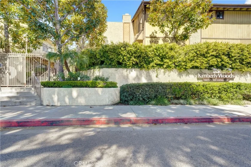 15053 Sherman Way #C photo 29