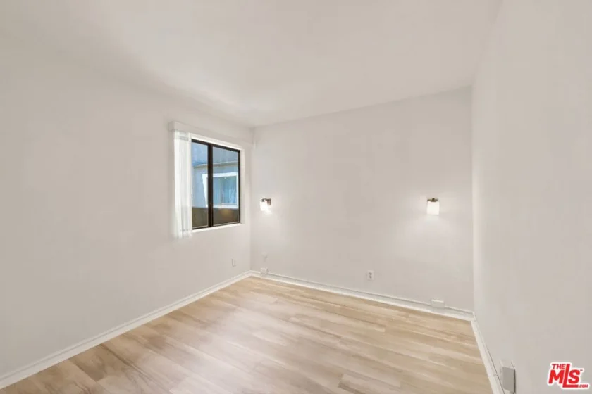 14937 Sherman Way #2 photo 48