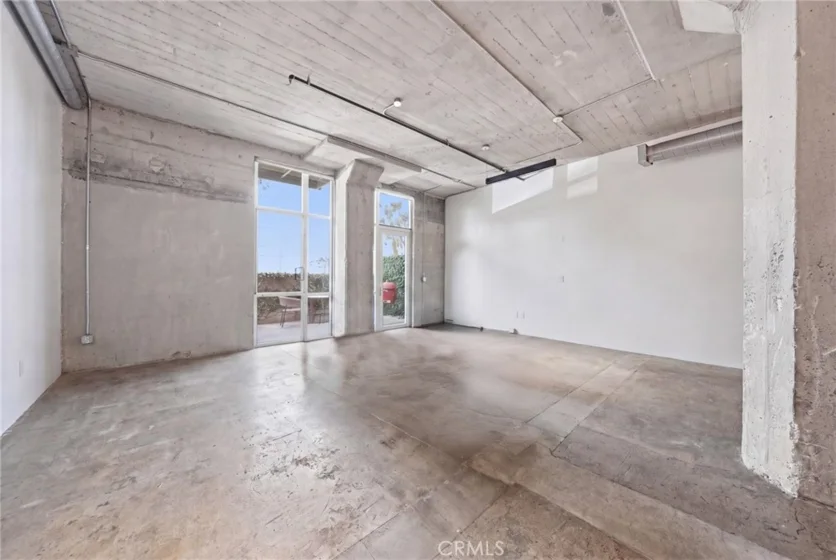 825 E 4th Street #101 photo 2