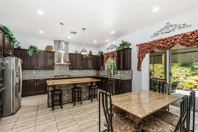 35982 Murano Street photo 11
