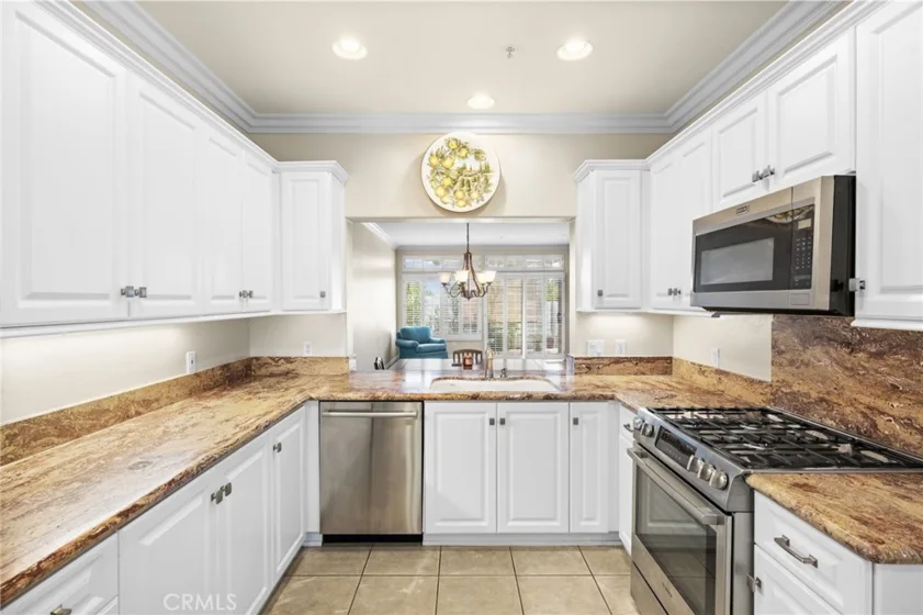 21734 San Leandro photo 7