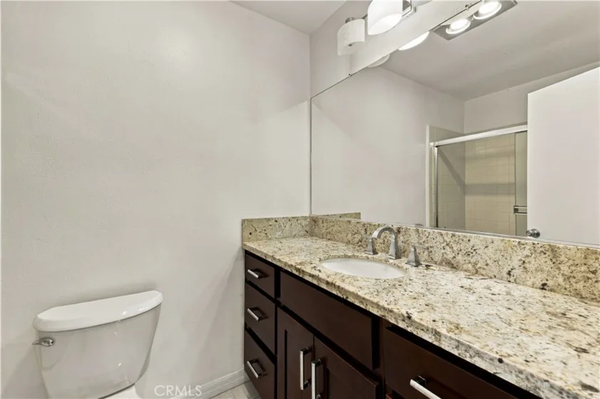 5400 Lindley Avenue #101 photo 29