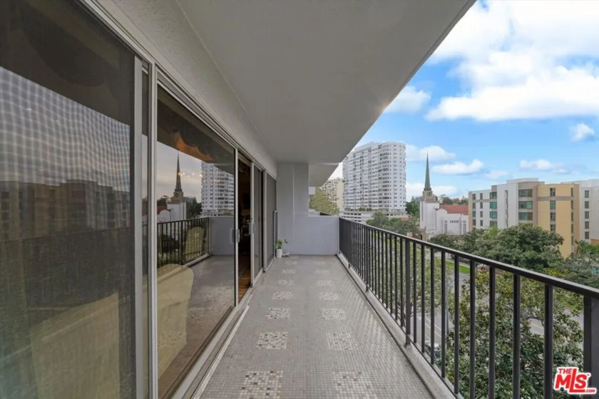 10450 Wilshire Boulevard #4F photo 14
