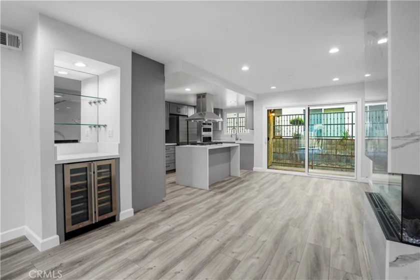 227 E Burbank #C photo 10