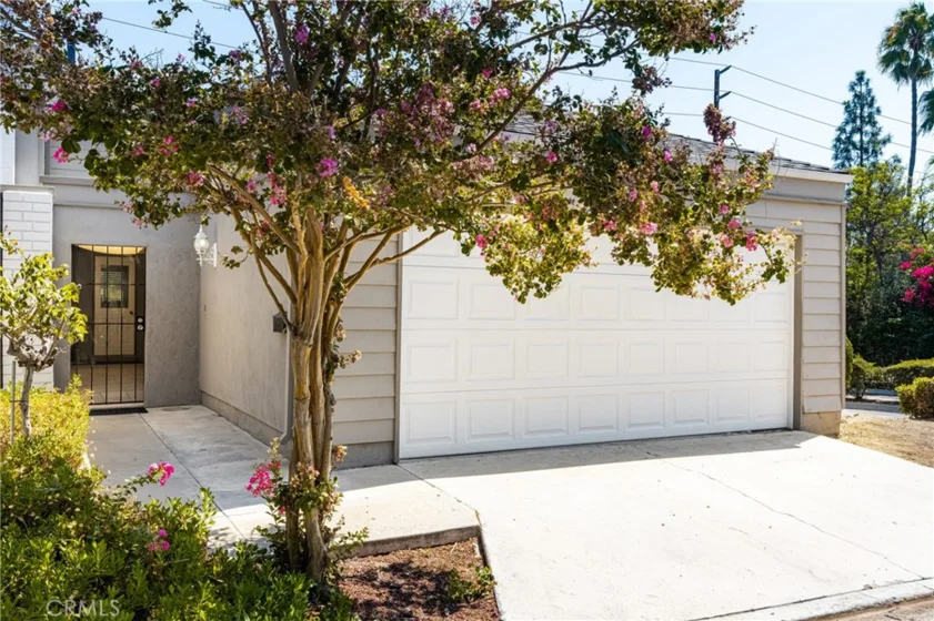 6782 Champagne Circle photo 1