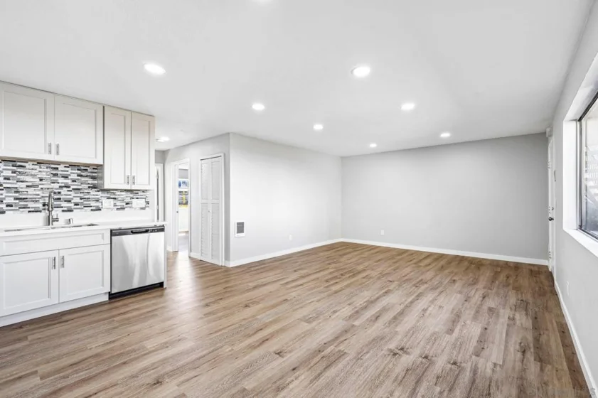 1274 Holly Avenue photo 10