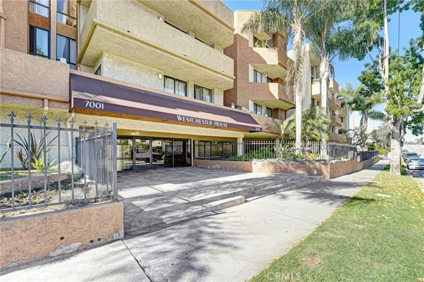 7001 S La Cienega #101 photo 2