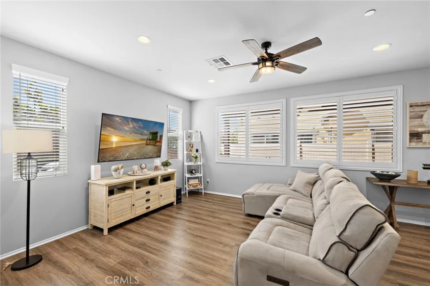 41461 Winterberry photo 7
