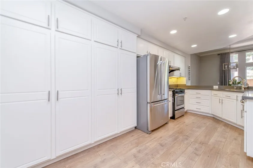 2645 Dunstan photo 10