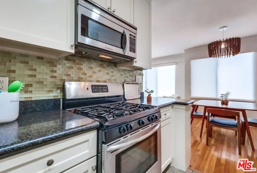1275 Havenhurst Drive #4 photo 28