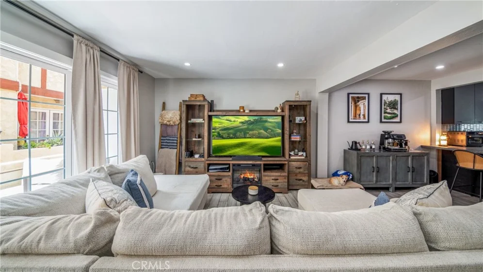 7422 Hazeltine photo 9