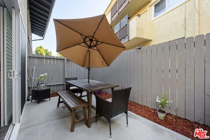 5951 Canterbury Drive #20 photo 4