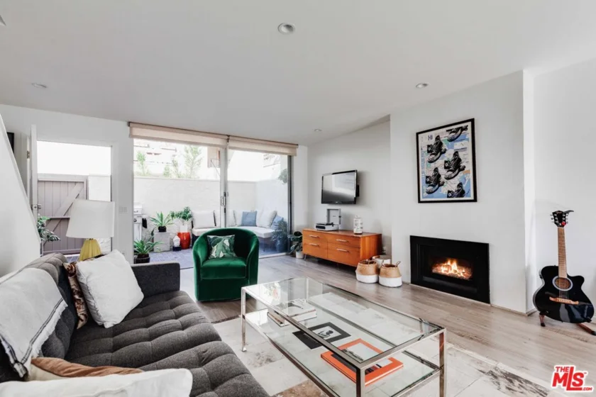 960 N San Vicente Boulevard #8 photo 1