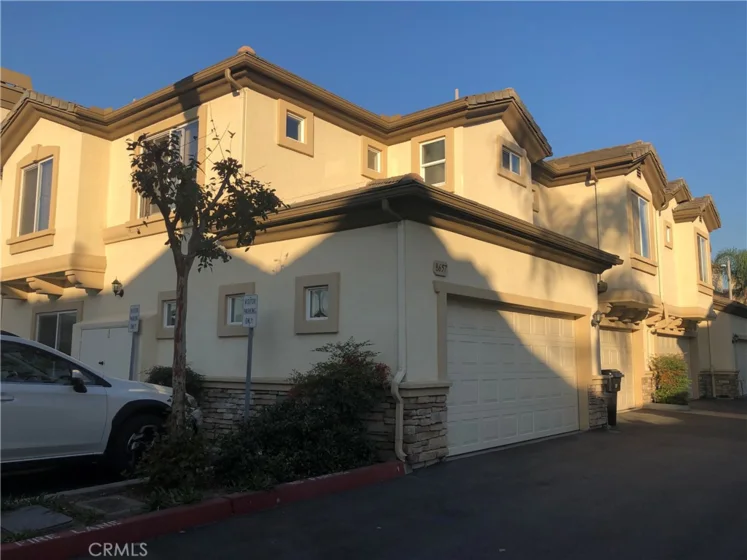 8657 La Salle Street photo 1