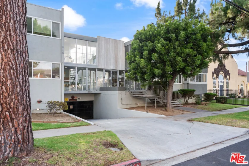 315 N Hillcrest Boulevard #19 photo 18
