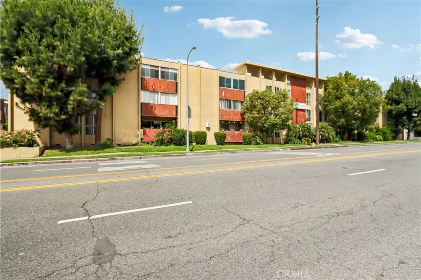 6225 Coldwater Canyon Avenue #102 photo 2
