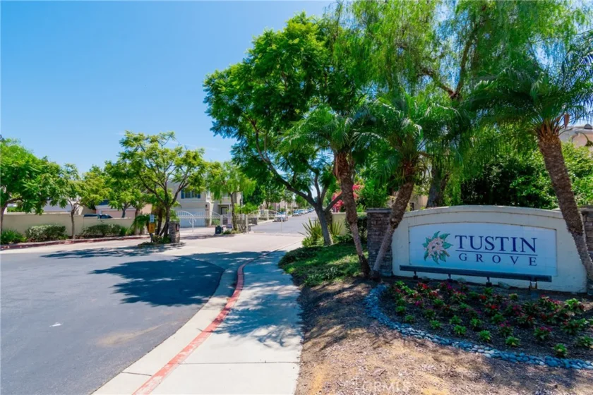 14930 Trovita Court photo 3