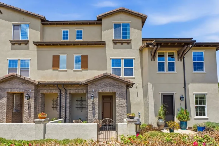 16467 Veridian Circle photo 2