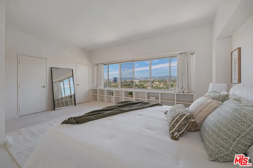 10445 Wilshire Boulevard #1402 photo 19