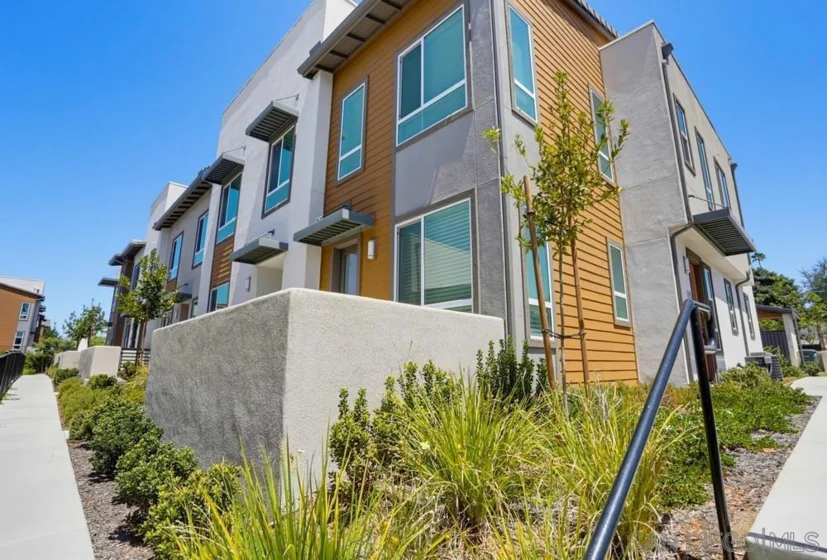 973 Bradley Way photo 1