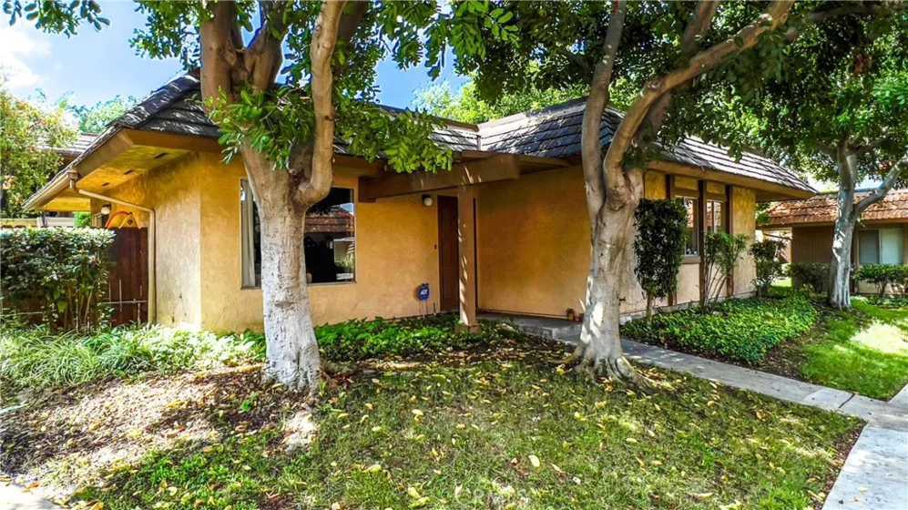 1132 Las Lomas Drive #A photo 1
