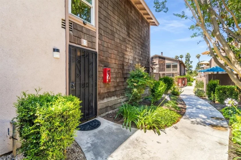 1084 Cabrillo Park # B photo 1