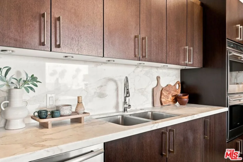 10800 Wilshire Boulevard #403 photo 15