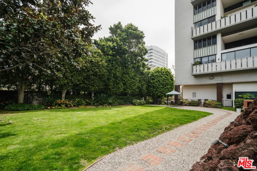 10375 Wilshire Boulevard #11H photo 22