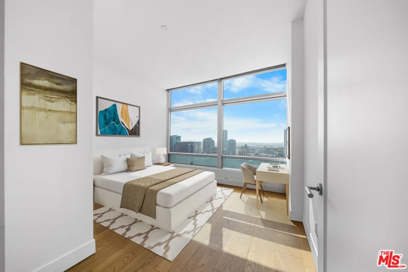 900 W Olympic Boulevard #32I photo 42