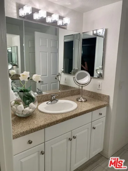 5535 Canoga Avenue #319 photo 14
