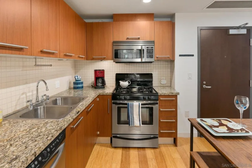 1431 Pacific Hwy #104 photo 40