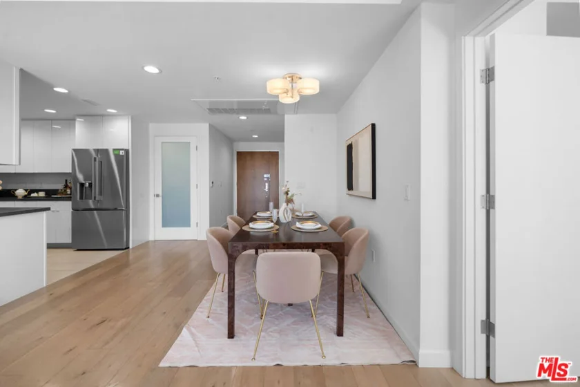 105 S Mariposa Avenue #204 photo 14