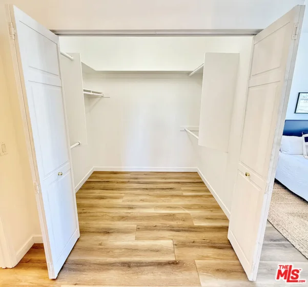 13920 Moorpark Street #308 photo 19