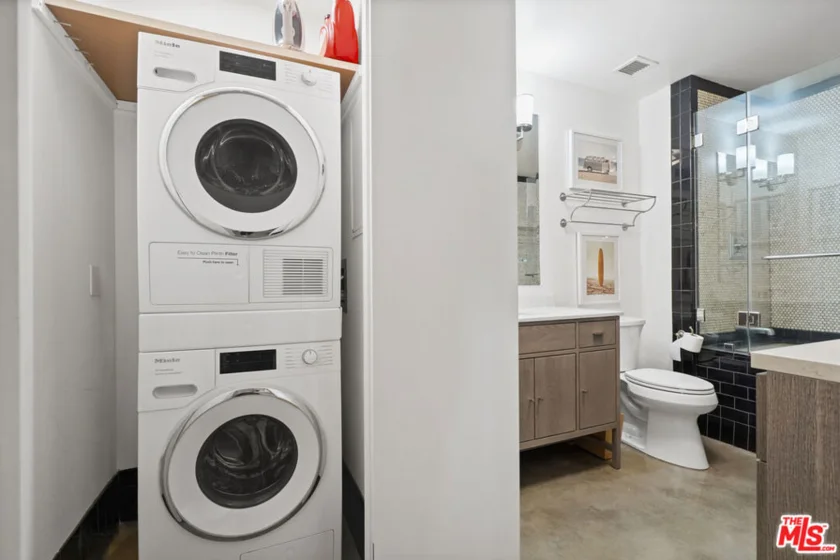 849 S Broadway #403 photo 17