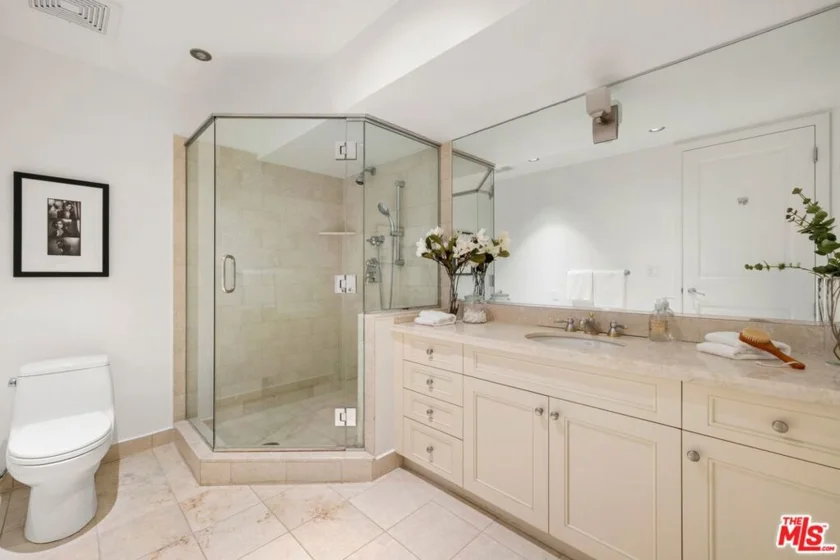 10727 Wilshire Boulevard #1001 photo 15