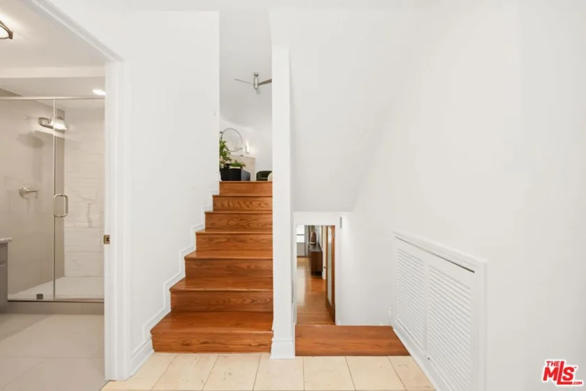 1222 N Kings Road #8 photo 36