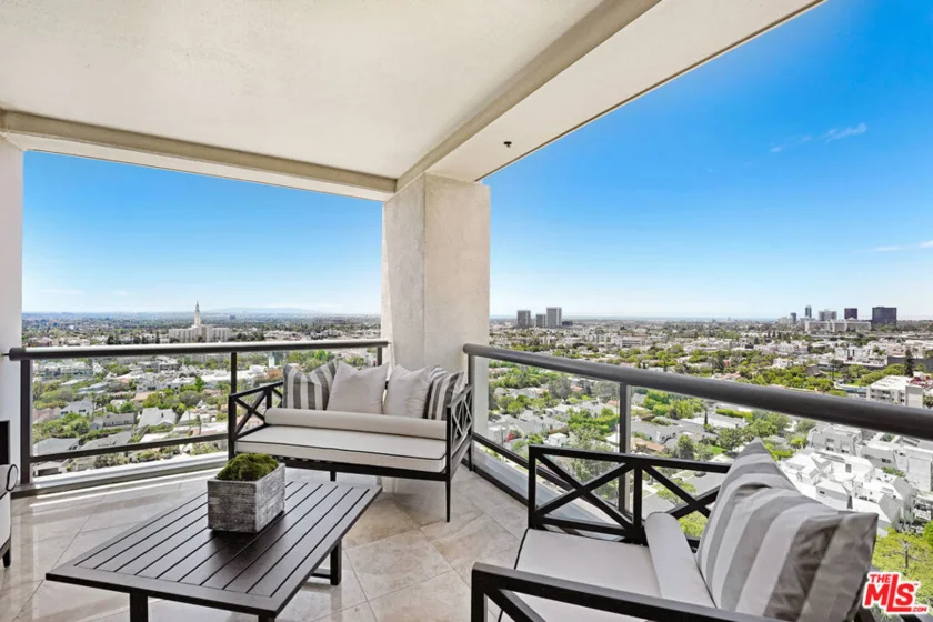 10724 Wilshire Boulevard #1607 photo 41