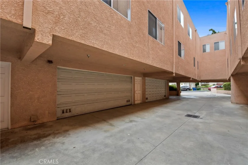 1158 W 11th Street #J photo 4