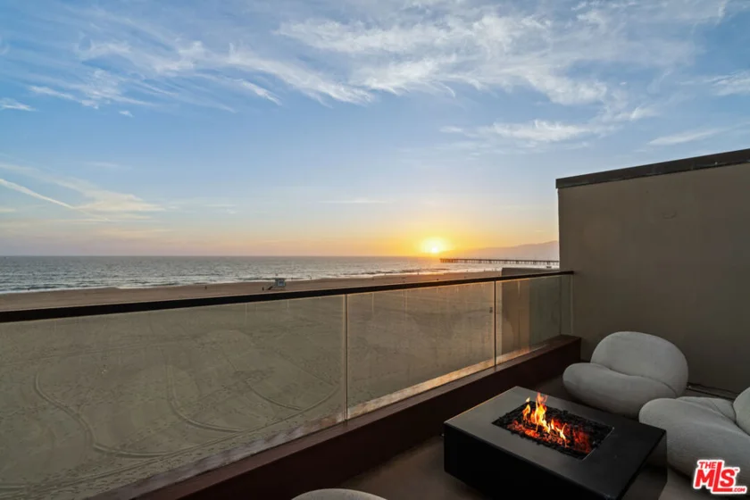 3817 Ocean Front Walk photo 18