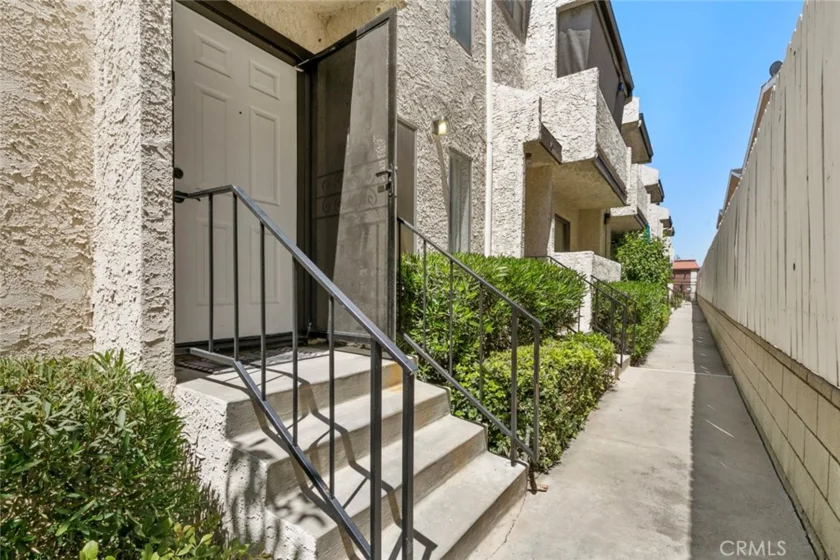 8801 Cedros Avenue #7 photo 43