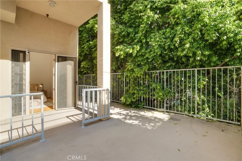 1871 Greenfield Avenue #102 photo 18